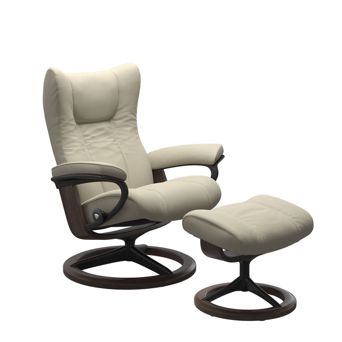 Stressless® Wing (L) Signature chair with footstool