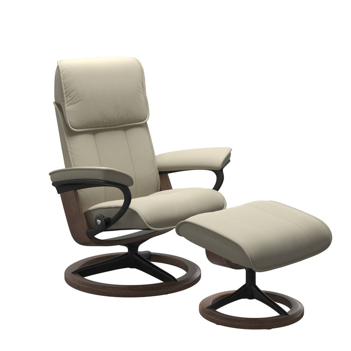 Stressless® Admiral (L) Signature chair with footstool